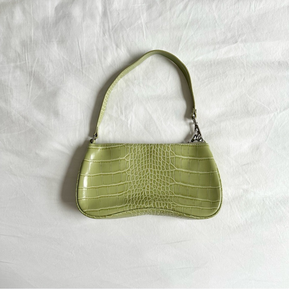 green croc bag🤍